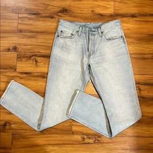 | LEVI’S | Light blue boyfriend Jeans